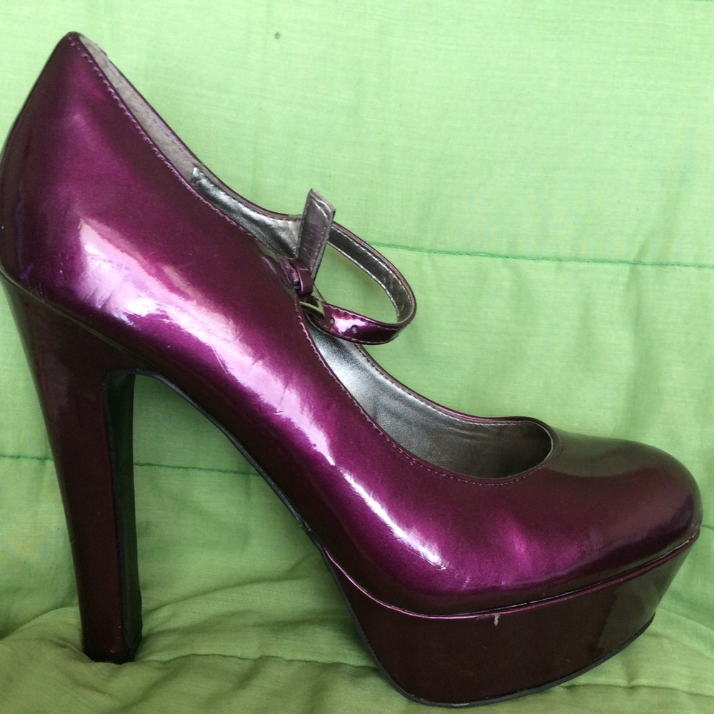 Guess heels